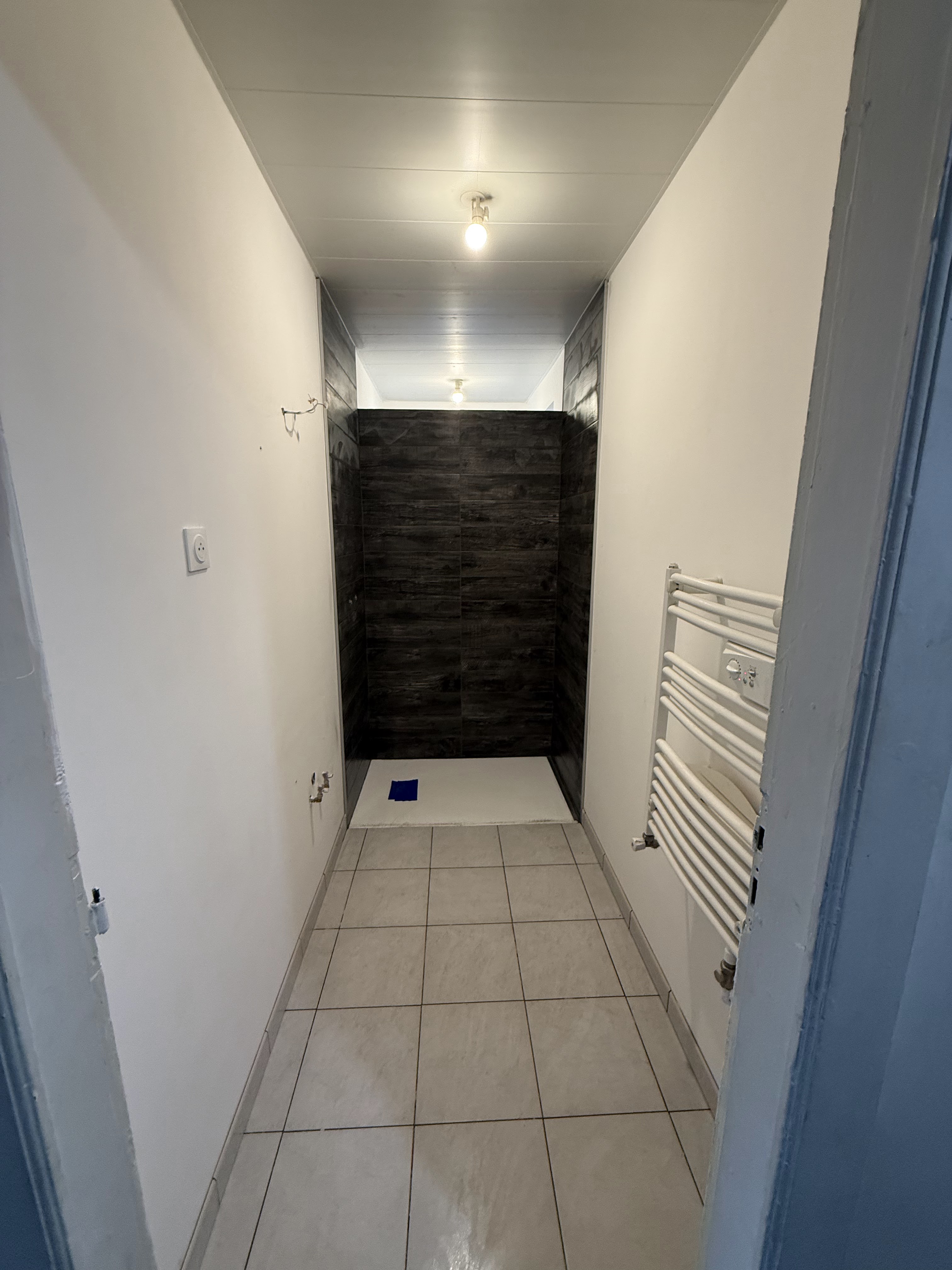 Salle de bain carrelage faïence